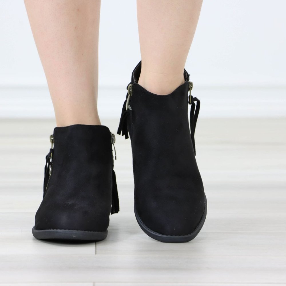 Black Suede Boots Tassel Flat Heel Round Toe Ankle Booties Flats - Picture 8 of 12